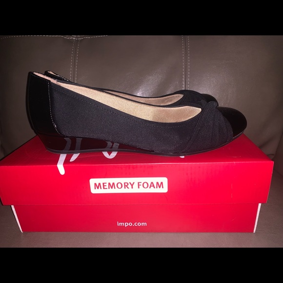 Impo Black Patent Leather shoes. - Picture 2 of 3